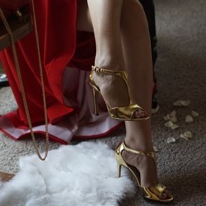 MaxMara Gold T strap sandals